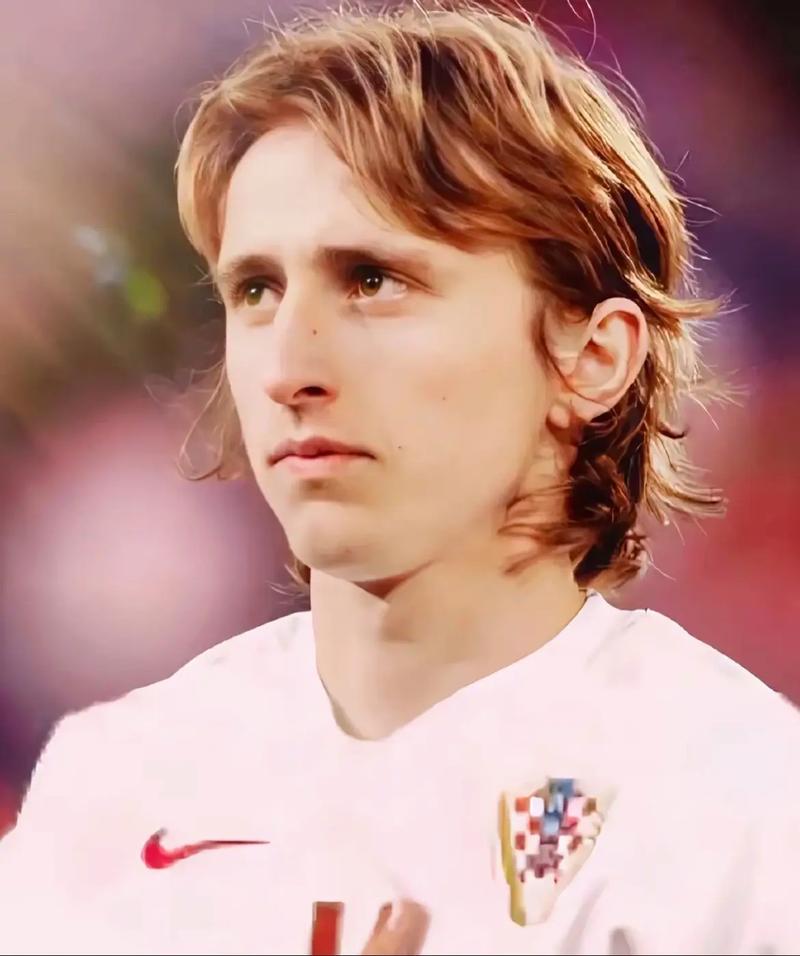 意媒：伊布、费拉拉入选米兰冬奥会火炬传递阵容