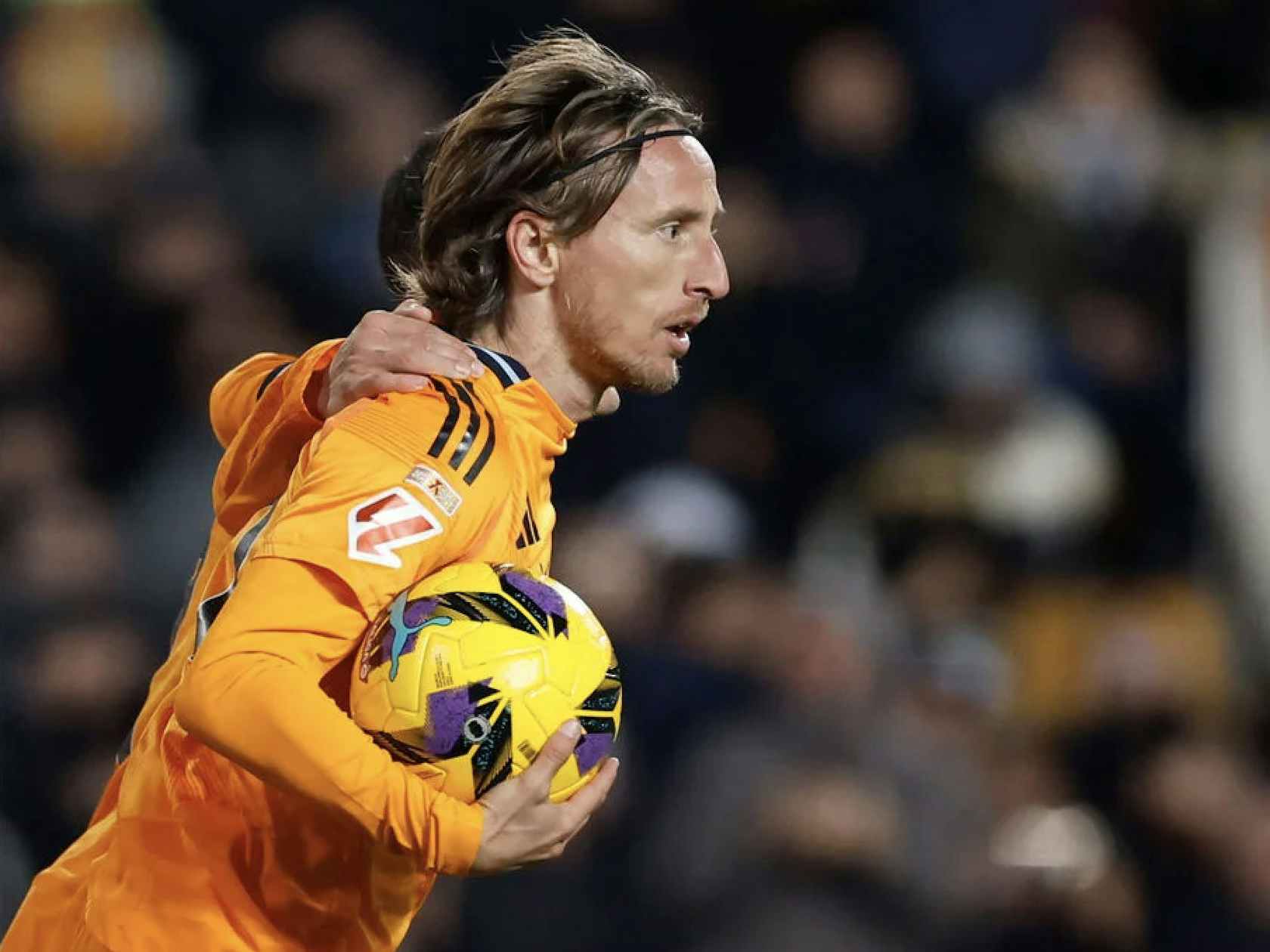 荷兰4-0立陶宛晋级美加墨世界杯，加克波、赖因德斯传射