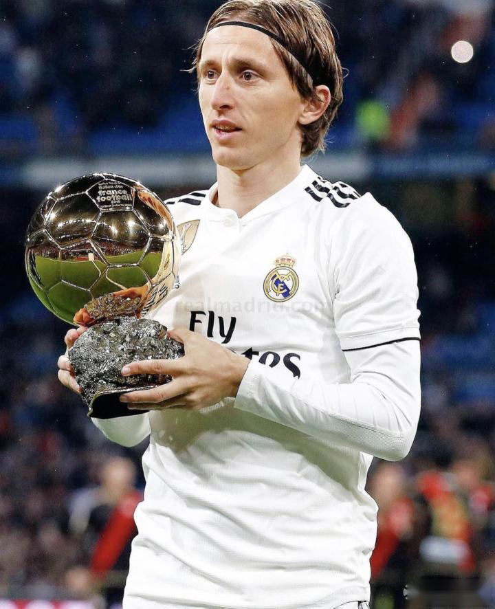 中超比赛亮点：武汉三镇绝杀山东泰山,