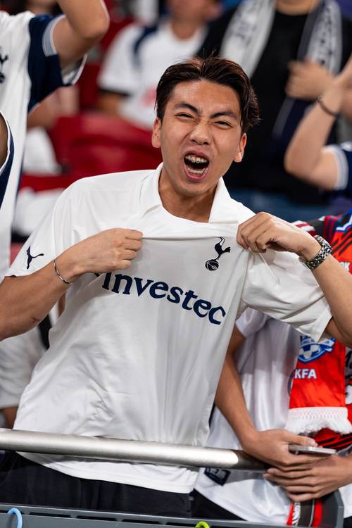 国际足联2025年赛事冠军：切尔西夺世俱杯、巴黎捧洲际杯（2025年FIFA两大杯王者：切尔西问鼎世俱杯，巴黎加冕洲际杯）